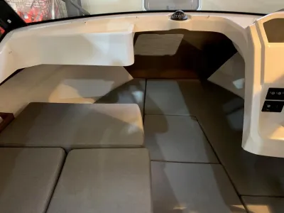 bootcabine met kussens en ligvlak