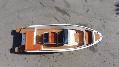 boot van boven op beton