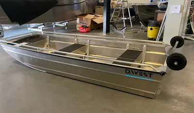 aluminium boot in werkplaats