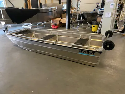 aluminium boot in opslagruimte