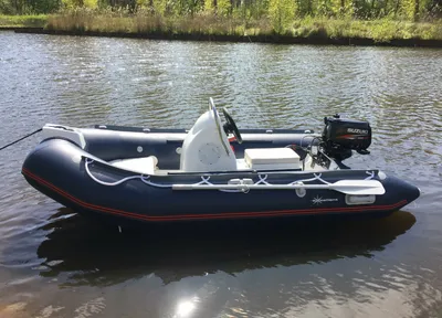 opblaasbare RIB op water