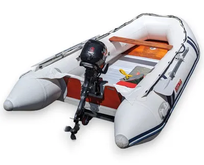 Opblaasbare rubberboot met buitenboordmotor