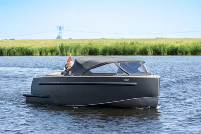 aluminium tender op open water