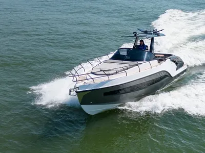 sportcruiser op open water