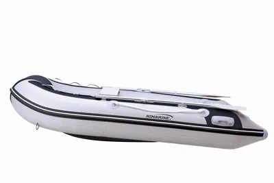 opblaasbare boot op witte achtergrond