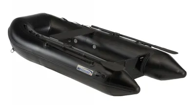 zwart opblaasbaar bootje op witte achtergrond