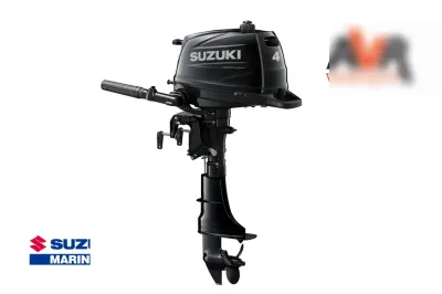 buitenboordmotor op witte achtergrond