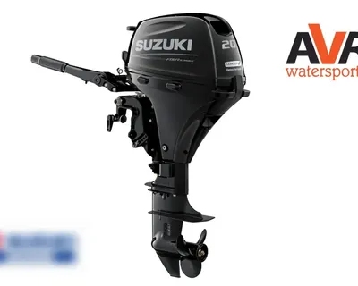 buitenboordmotor op witte achtergrond