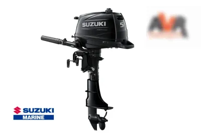 buitenboordmotor op witte achtergrond