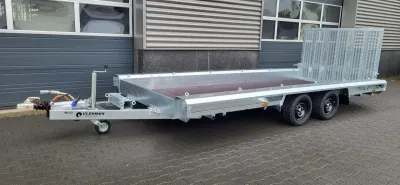 Machinetransporter op parkeerplaats