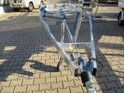 boottrailer op parkeerplaats