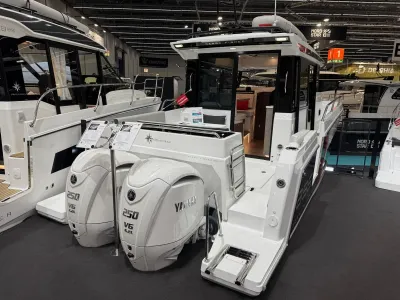 motorboot op beursvloer