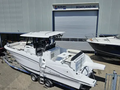 centerconsole boot op trailer bij loods