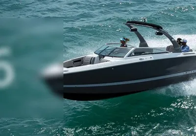 bowrider boot op open water