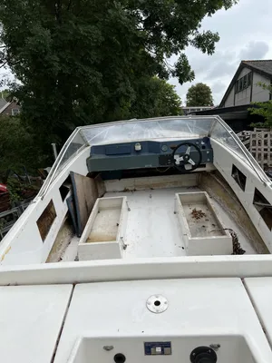 open speedboot interieur zonder kussens