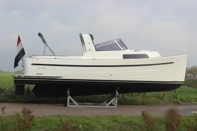 motorboot op bok in buitengebied