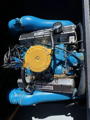 close-up van motorruimte van boot