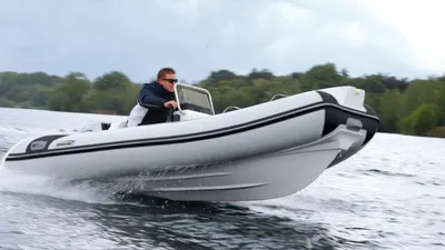 RIB varend op open water