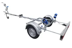 boottrailer op witte achtergrond