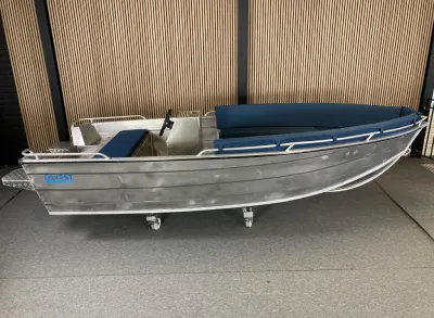 aluminium open boot in showroom