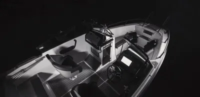 Binnenkant van een aluminium boot