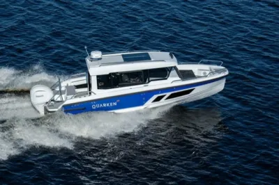 motorboot op open water