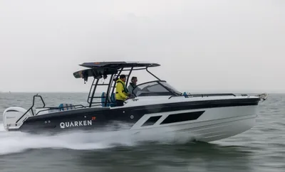 consoleboot varend op open water