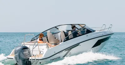 speedboot op zee met passagiers