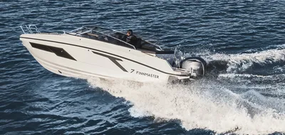 consoleboot in beweging op open water