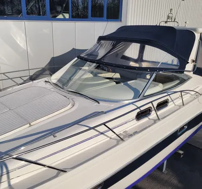 sportcruiser buiten voor gebouw