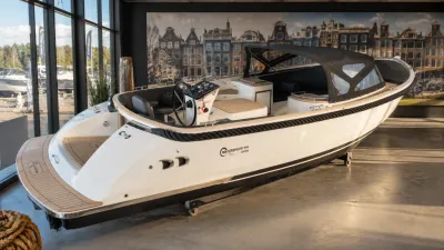 tendersloep in showroom