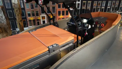 zijkant en interieur van aluminium tender