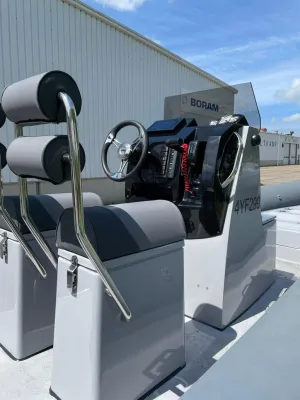 console en zitplaatsen van rib