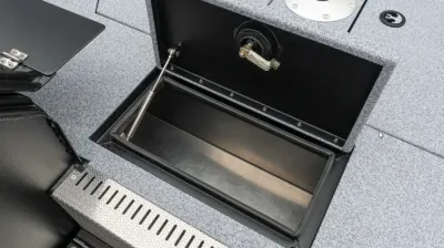 open bergingsluik op bootdek