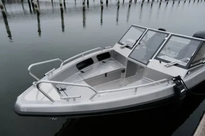 aluminium open boot in jachthaven