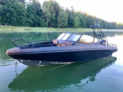 motorboot op rustig meer