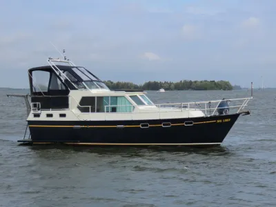 motorboot op open water