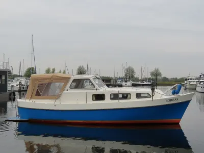 motorboot in jachthaven