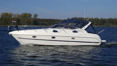 motorjacht op open water