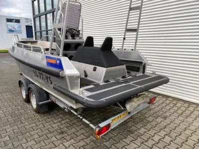 aluminium reddingsboot op trailer
