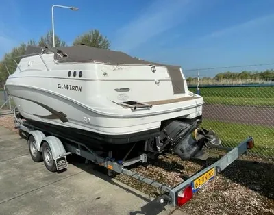 speedcruiser op trailer bij opslag