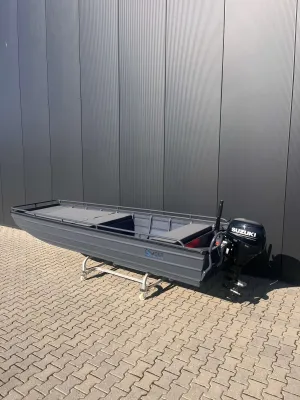 aluminium platbodem op verhard parkeerterrein