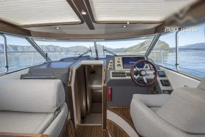 interieur stuurhuis met zeezicht