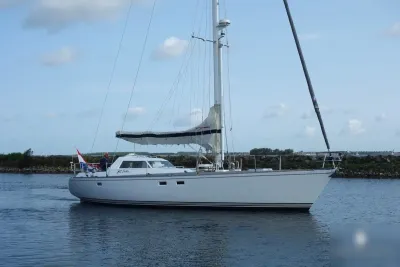 zeiljacht op rustig water