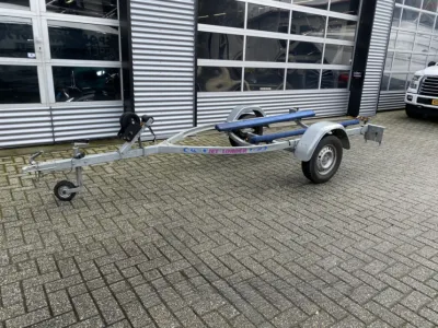 trailer op parkeerplaats