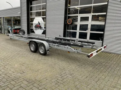 boottrailer op verhard terrein