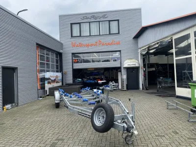 metalen boottrailer voor werkplaats