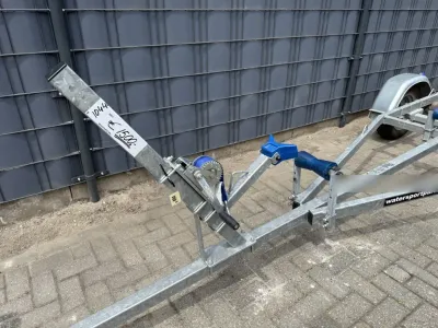 boottrailer op parkeerplaats