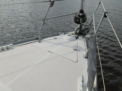 voordek en boeg van een zeilboot