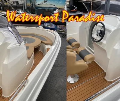 sloep interieur en stuurconsole